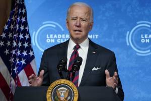 Biden non molla su Wuhan. Ira di Pechino: "Ora basta"