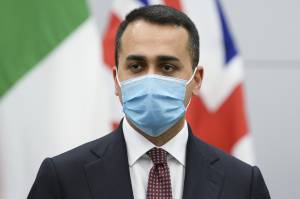 Di Maio in missione impossibile: prova il "miracolo" negli Emirati