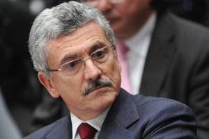 D'Alema nei guai: "Deve restituire 500mila euro"