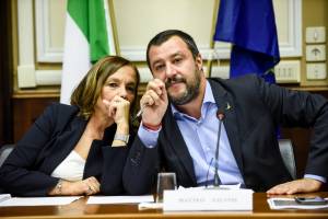 Migranti, sbarchi e ius soli. Tensione Salvini-Lamorgese