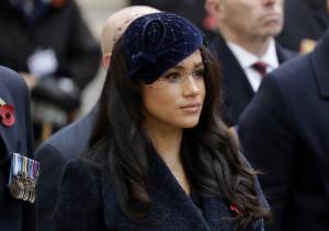 "Basta fare la guerra alla Regina". Meghan stoppa Harry