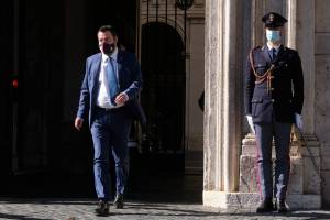 Salvini smaschera il Pd: la verità sul sondaggio-bufala