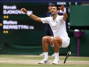 Nole, il fenomeno che si nutre del tifo contro pronto a ripetere il Grande Slam di mito Laver