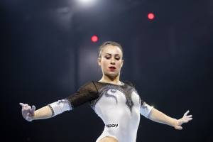 Ferrari razzista. Follia social. E la stella Biles la difende