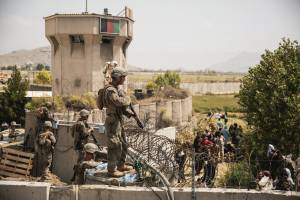 Kabul, è caos in aeroporto. Scatta l'allarme al Pentagono