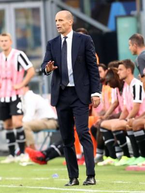 "Una battaglia...". Juve contestata e Allegri suona la carica