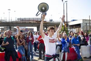 A Genova sit-in e fermi sulle strade, ma gli autotrasportatori temono i danni