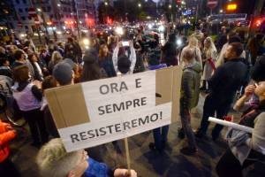 A Milano solo tanto rumore per nulla tra cortei svuotati e presidi silenziosi