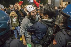 Due arresti per le proteste. I violenti sono anarchici