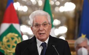 Mattarella in Algeria ricorda l’Italia di Enrico Mattei
