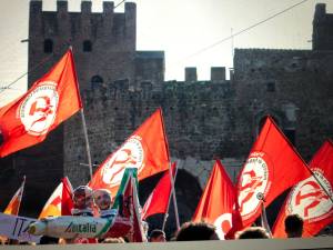 Proteste G20, centri sociali ed estrema sinistra occupano la piazza dei "gretini"