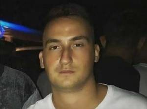 Claudio ucciso per un cocktail negato: arrestati due giovani di 18 e 20 anni