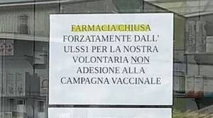 Direttore non vaccinato. E la farmacia chiude