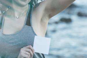 Per un pelo di inclusività, una battaglia contro la schiavitù della depilazione