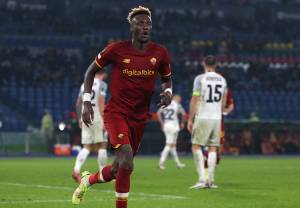 Roma avanti: poker con Abraham e Zaniolo