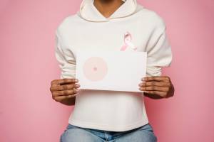 Tumore al seno, l'importanza dell'autopalpazione