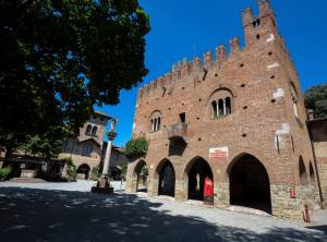 Grazzano Visconti: dove rivivere il Medioevo tra storia, leggende e buon cibo