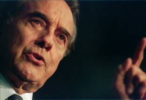 Da ragazzo di bottega del Kansas alla sfida per la Casa Bianca: addio a Bob Dole, un pezzo di storia americana