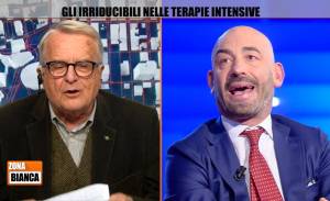 "Si vergogni", "Parla al circo...": scatta la lite fra Bassetti e il prof no-vax