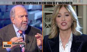 "Reazioni avverse", "Una menzogna": scoppia la rissa sui vaccini