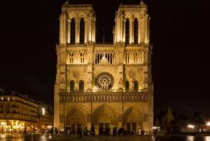 Trasformano Notre Dame nella cattedrale del politically correct