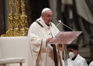 Il Papa invita all'accoglienza: "Dolore per i morti in mare"