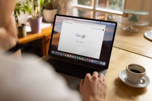 Google Chrome violato dagli hacker: cosa rischiano gli utenti