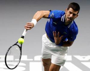 Djokovic e il mistero dei tamponi: ecco cosa non torna nei test Covid