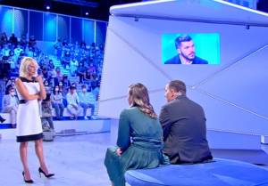 C'è posta per te, Alessia tradita dal marito: "Ce l'ha d'oro?". Interviene la Venier