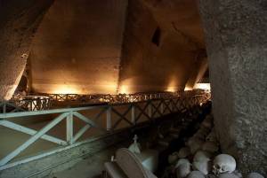 Il cimitero delle Fontanelle a Napoli