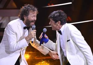 E il "caso" Jovanotti scalda gli animi