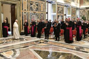 Due cardinali inviati al confine: cosa c'è dietro la mossa di Bergoglio