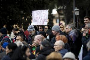 La protesta dei No Pass: "Siamo pochi"