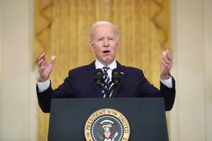 Biden attacca Putin: "Ha scelto la guerra. Ora pagherà"