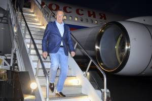 "Stava andando in Cina, ma si è fermato...". Il giallo sul volo di Lavrov