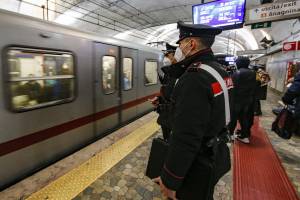 È allarme borseggiatrici in metrò