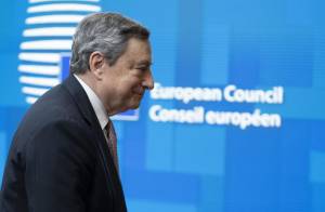 Verso il piano Ue sul gas. Draghi: "Cerco la pace, sentirò Putin"