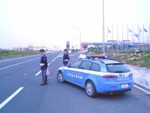 Un posto di controllo della Polizia Stradale