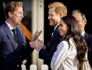 Le voci sul ritorno di Harry e Meghan a Londra: "Questioni economiche" 