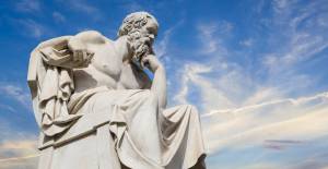 "Decolonizzare" la filosofia: e la follia woke cancella Socrate e Aristotele