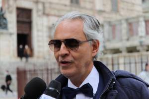 Svaligiata nella notte la villa di Andrea Bocelli