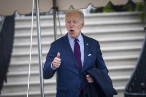 Fughe di notizie e intelligence: la linea di Biden finisce sotto attacco