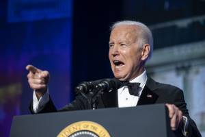 "Nessun dossier sui generali russi": ma la versione di Biden non torna