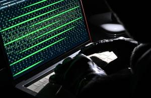 Rete colabrodo, violato dagli hacker un profilo su quattro