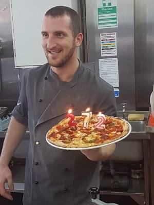 Chef italiano trovato morto in un parco di Sheffield. S'indaga per omicidio