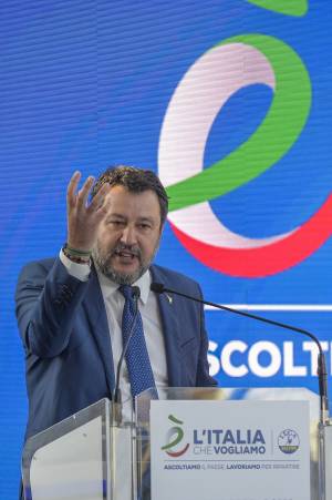 Salvini chiude la kermesse della Lega: "Il centrodestra unito vince"