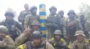 Quella bandiera al confine russo: lo schiaffo a Putin