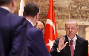 "Sta crollando tutto". La profezia di Erdogan: cosa succederà