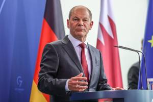 Da Scholz la contraerea. Ma l'Ue latita