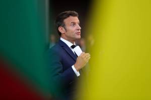 Nuovo appello di Macron: “Non umiliare la Russia”. Kiev lo gela: “Umilia la Francia”